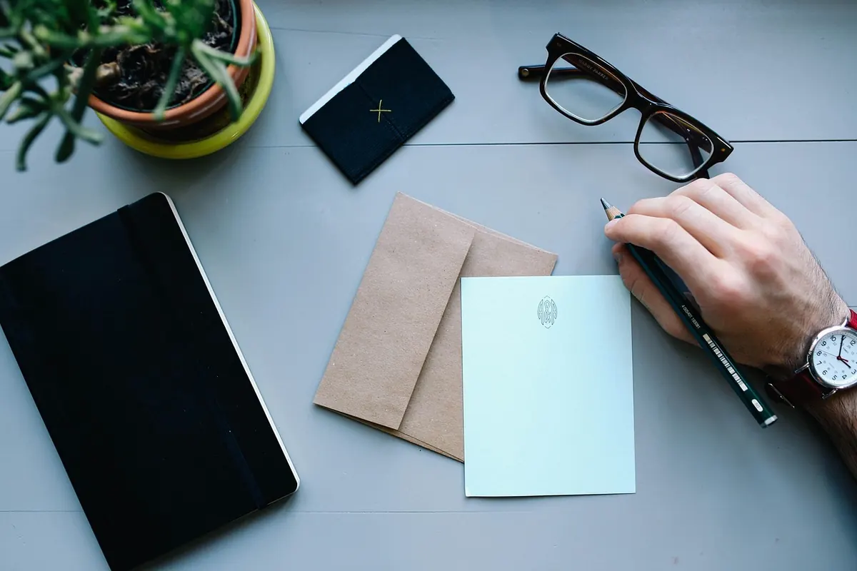 How to Write a Query Letter That UK Agents Will Actually Read